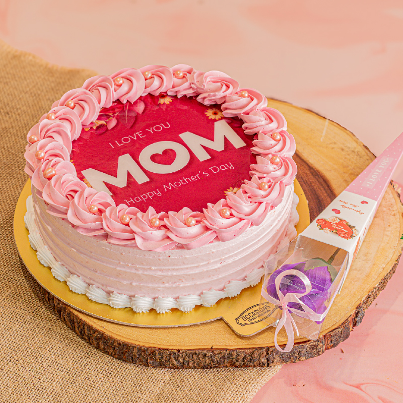 THE STRAWBERRY LOVE CAKE WITH ARTIFICIAL ROSE